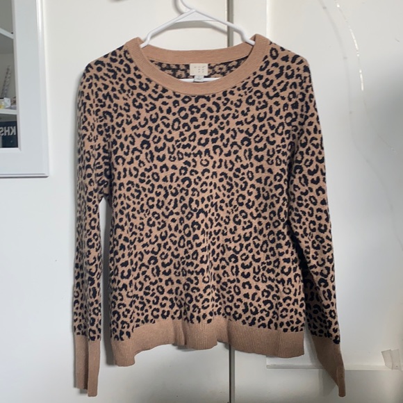 Cheetah Print Sweater - Picture 1 of 3